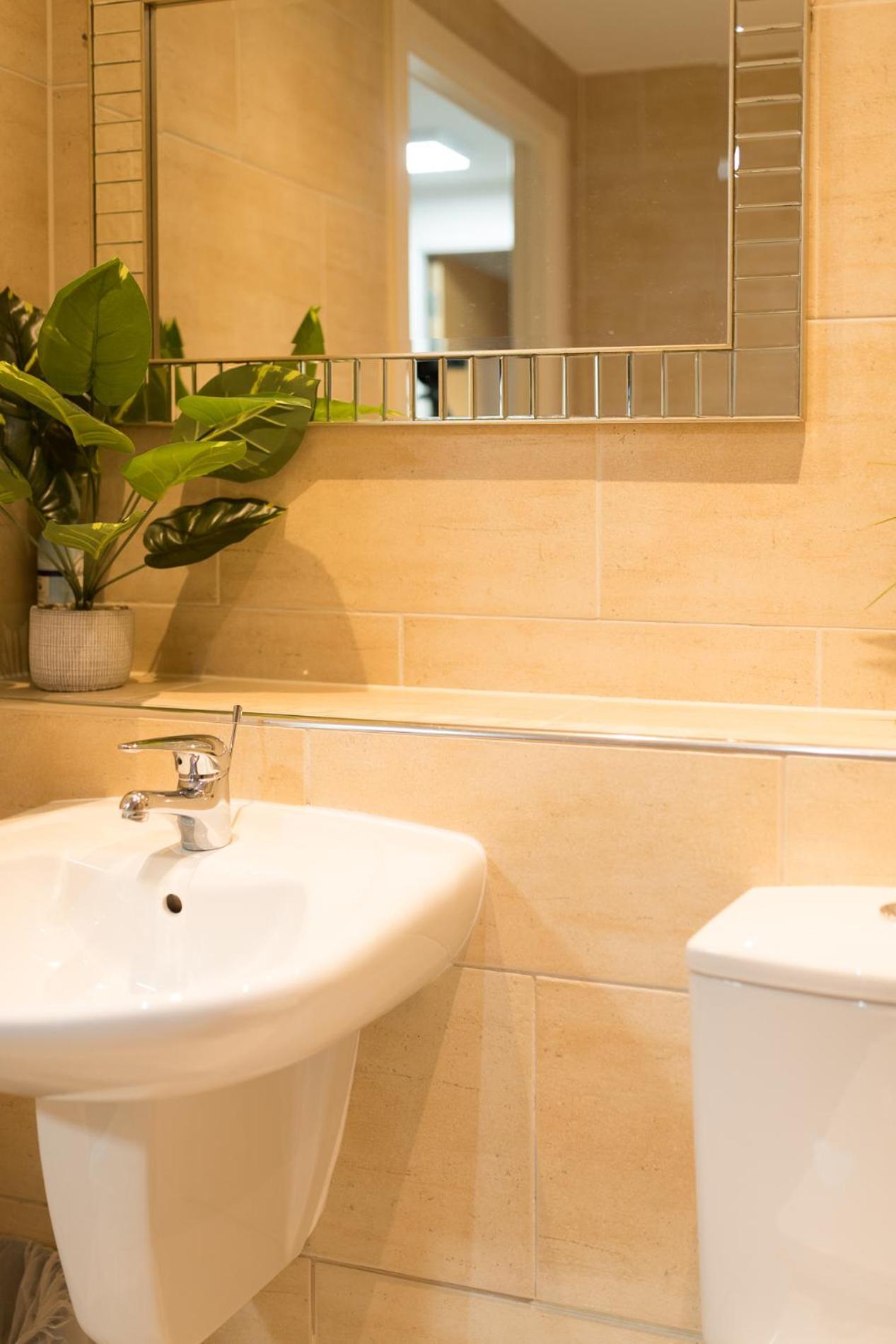 Sidemersey Livings- Convenient And Central 2-Bedroom Haven In L1 Liverpool Ngoại thất bức ảnh